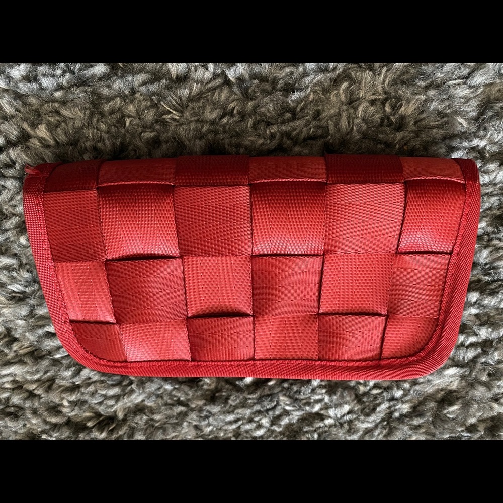 Harvey’s Seatbelt Bag Wallet - Red
